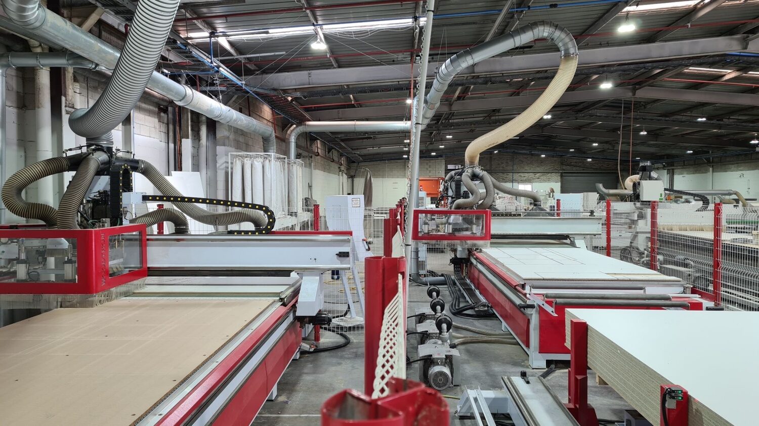 Woodtron CNC flatbed cutting